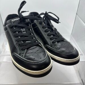 Chanel Sneakers 38 Black White Calfskin Lace Up Perforated Logo‎ Luxe Sporty